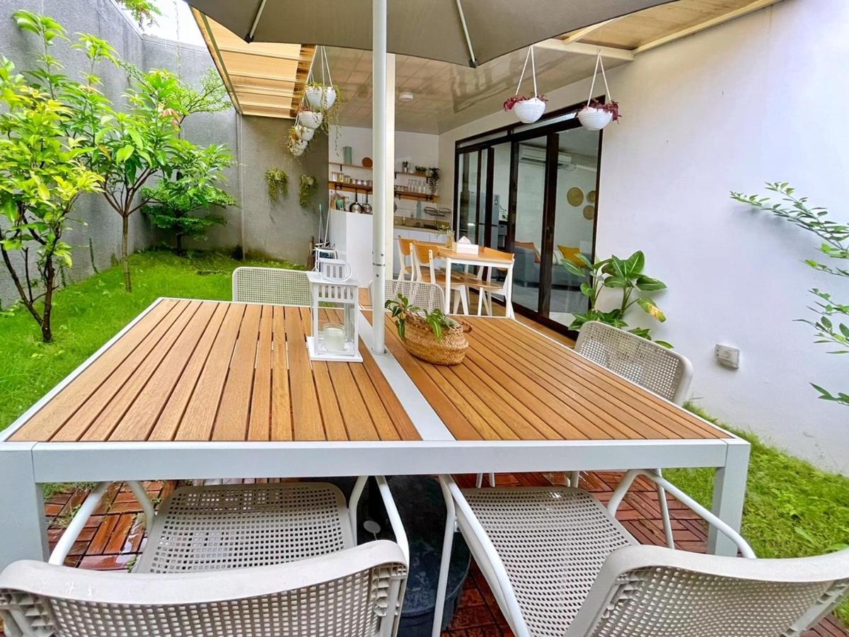 Larisa Homestay Syariah Padalarang Екстер'єр фото