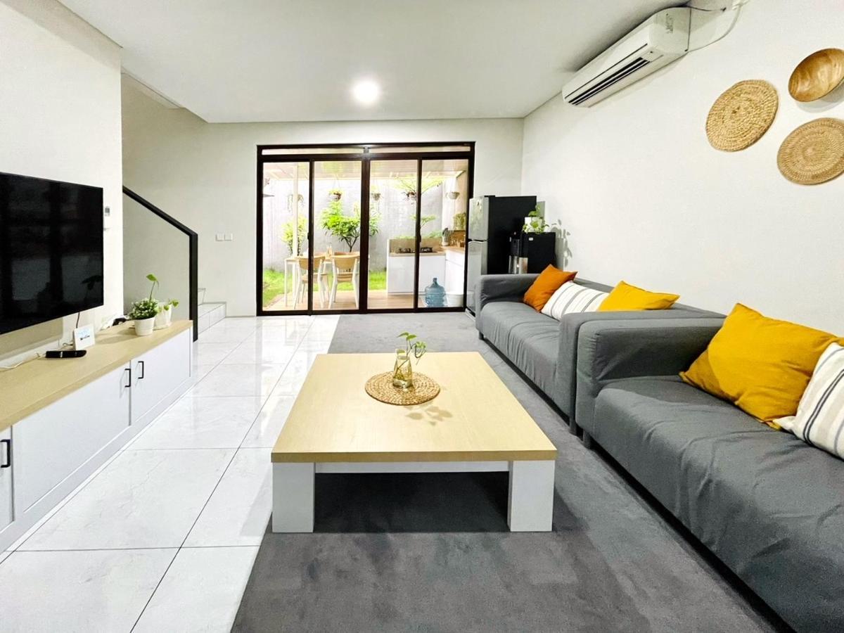 Larisa Homestay Syariah Padalarang Екстер'єр фото