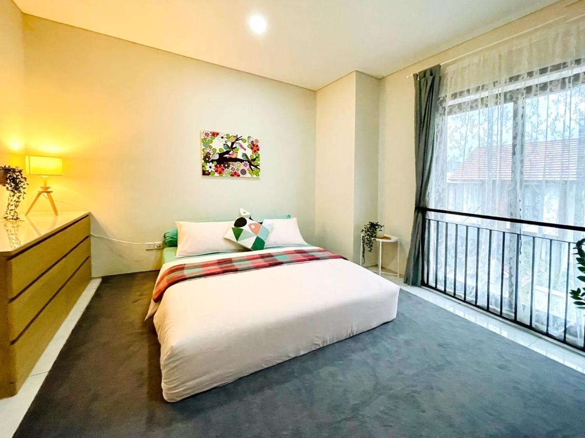 Larisa Homestay Syariah Padalarang Екстер'єр фото