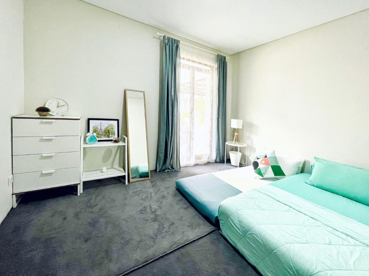 Larisa Homestay Syariah Padalarang Екстер'єр фото